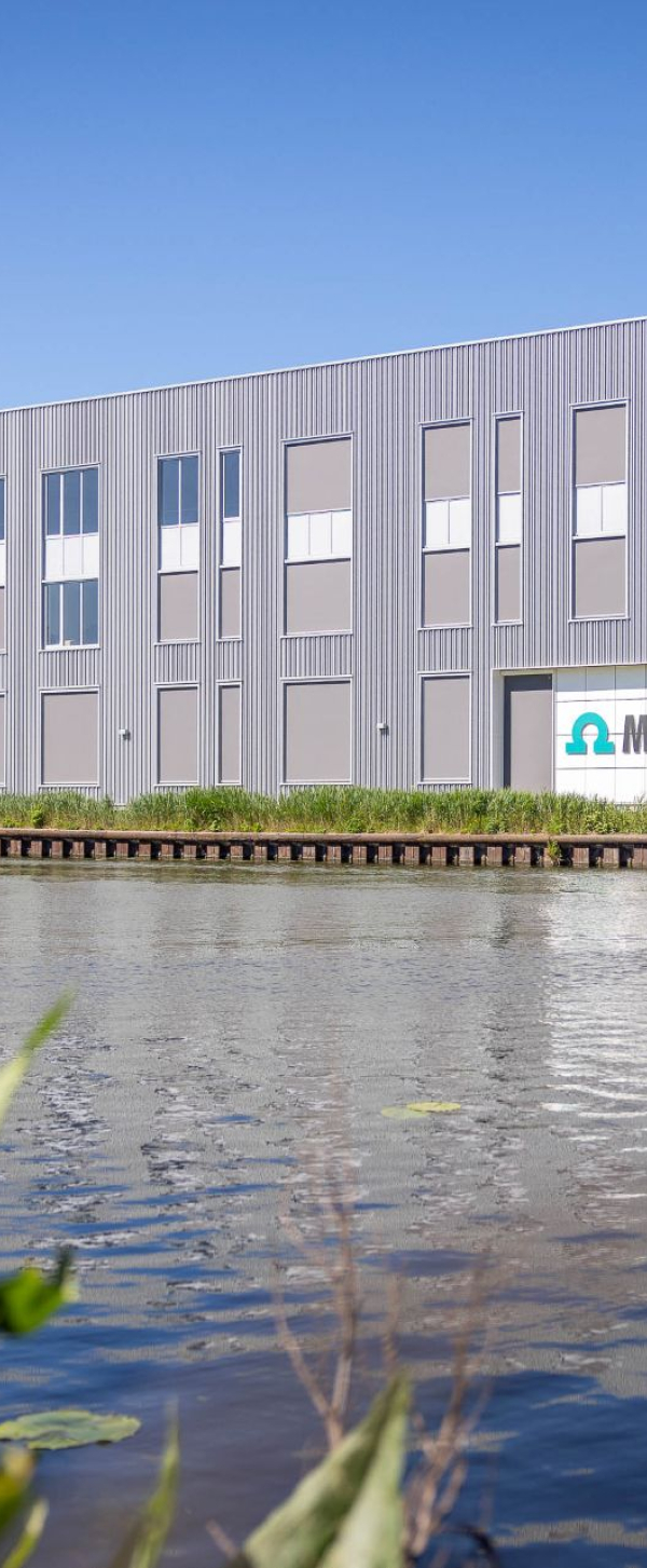 Gebouw Omega Metrohm bedrijfshuisvesting hightech maakindustrie  