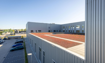 Omega voor Metrohm Daktuin en pand bedrijfshuisvesting hightech maakindustrie 