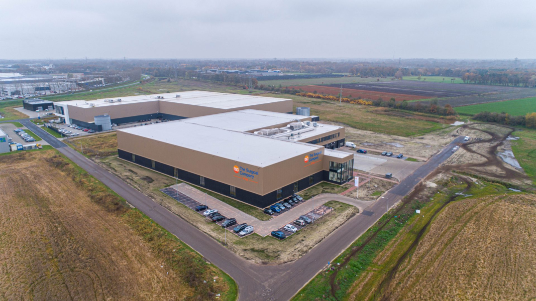 Referentie bedrijfshuisvesting Almelo T37C Industrie en logistiek Dronebeelden buitenzijde