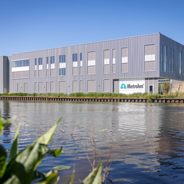 Gebouw Omega Metrohm bedrijfshuisvesting hightech maakindustrie  